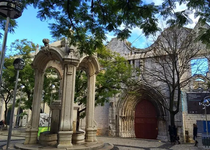Apartment With Three Bedroom In Historic Largo Do Carmo