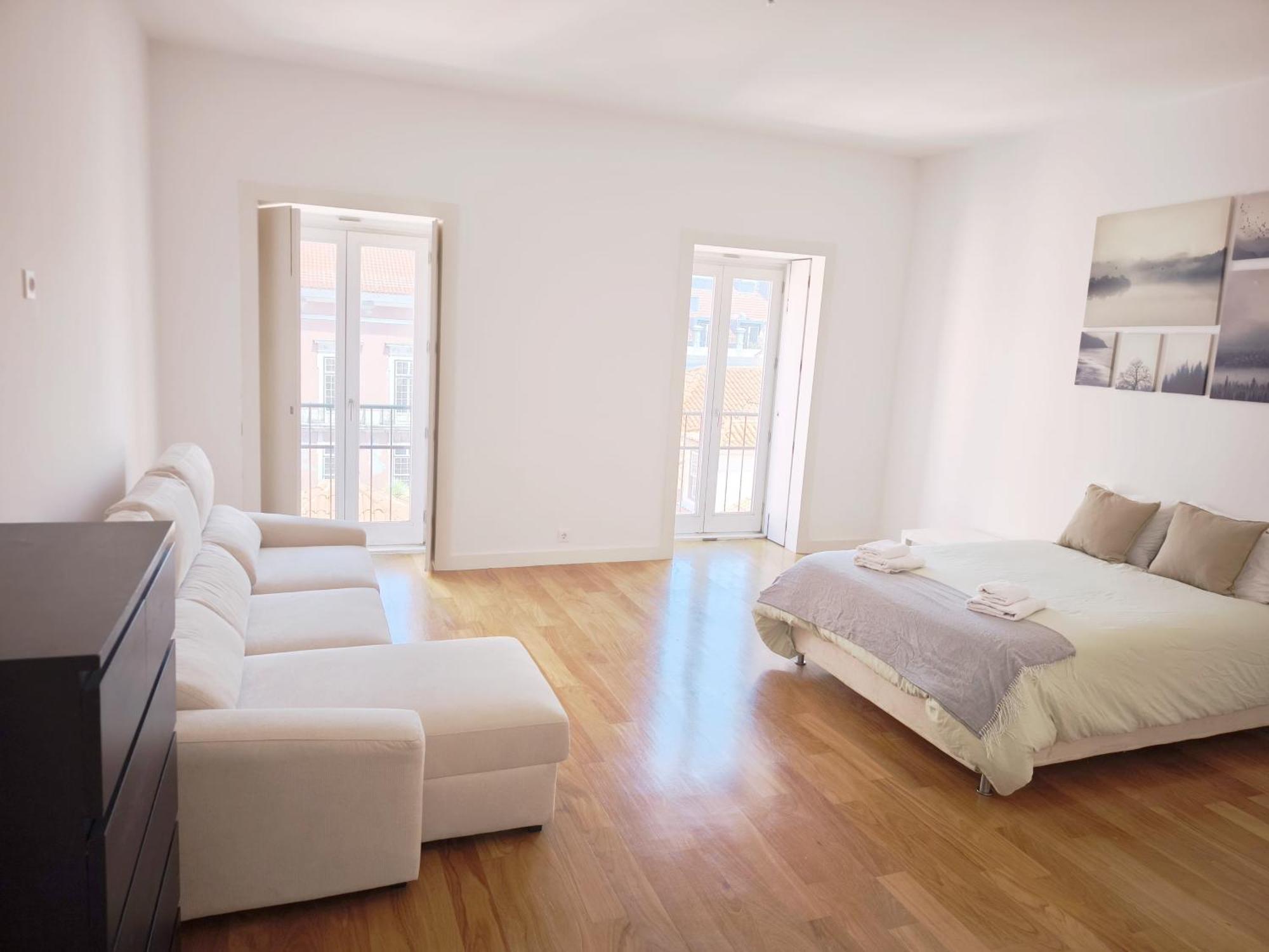 Appartement With Three Bedroom In Historic Largo Do Carmo