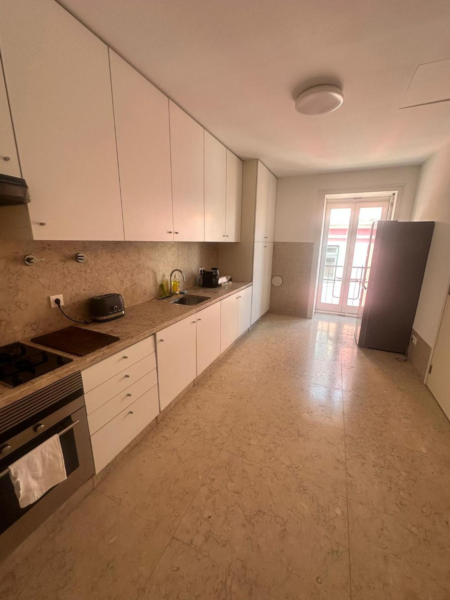 With Three Bedroom In Historic Largo Do Carmo * Lisboa
